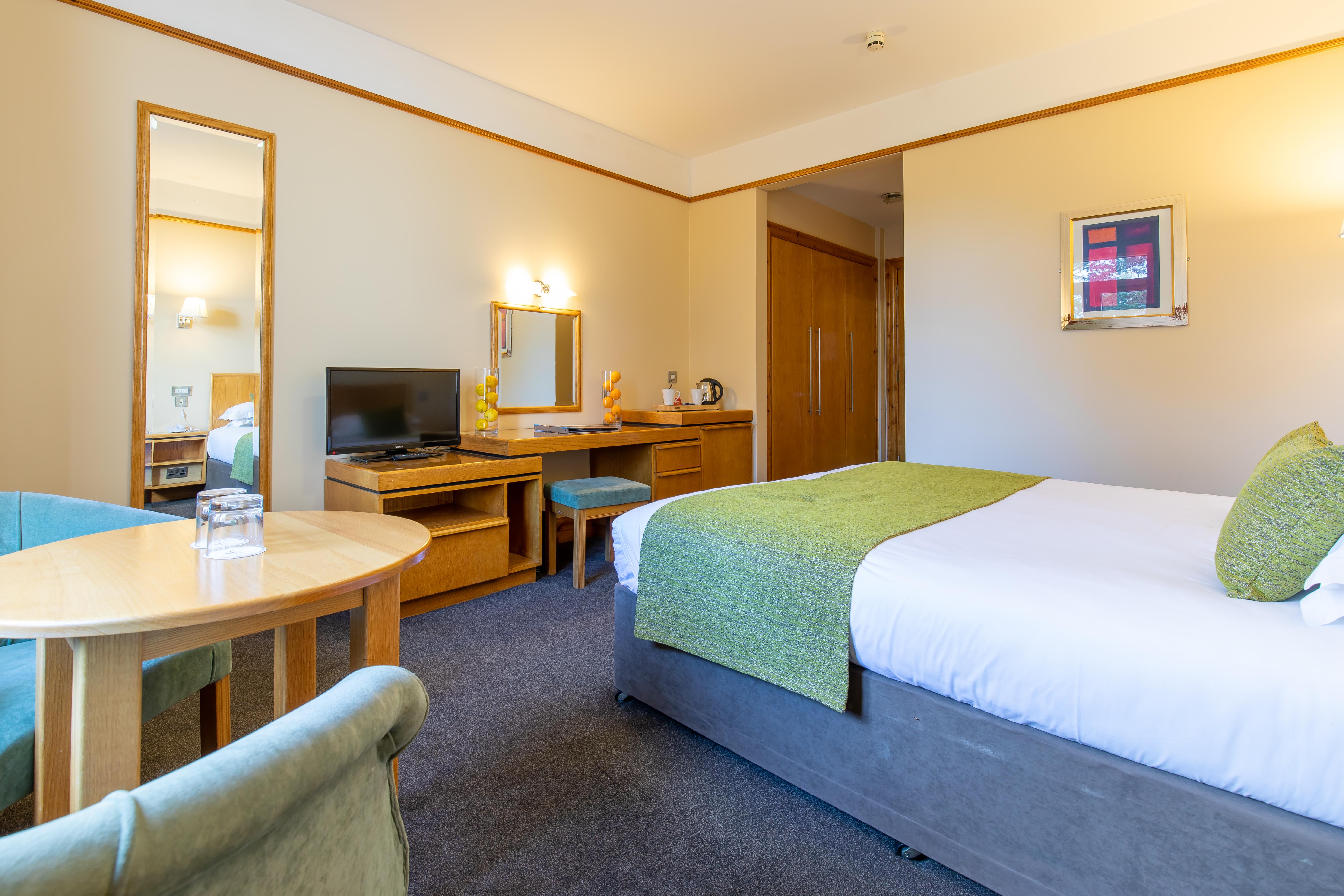 Tullamore Court Hotel Extérieur photo